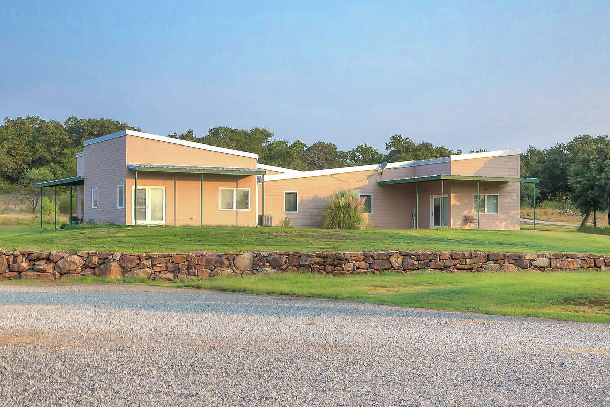 Alice Walton of famed Walmart family selling 19.75 million Texas horse