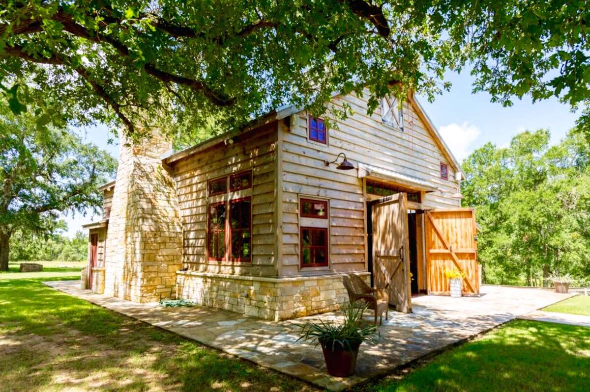 Historic barn transported to Texas becomes party place for family ranch