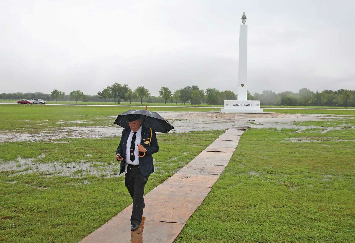 Tribute to 9/11 victims, veterans unveiled in Katy area