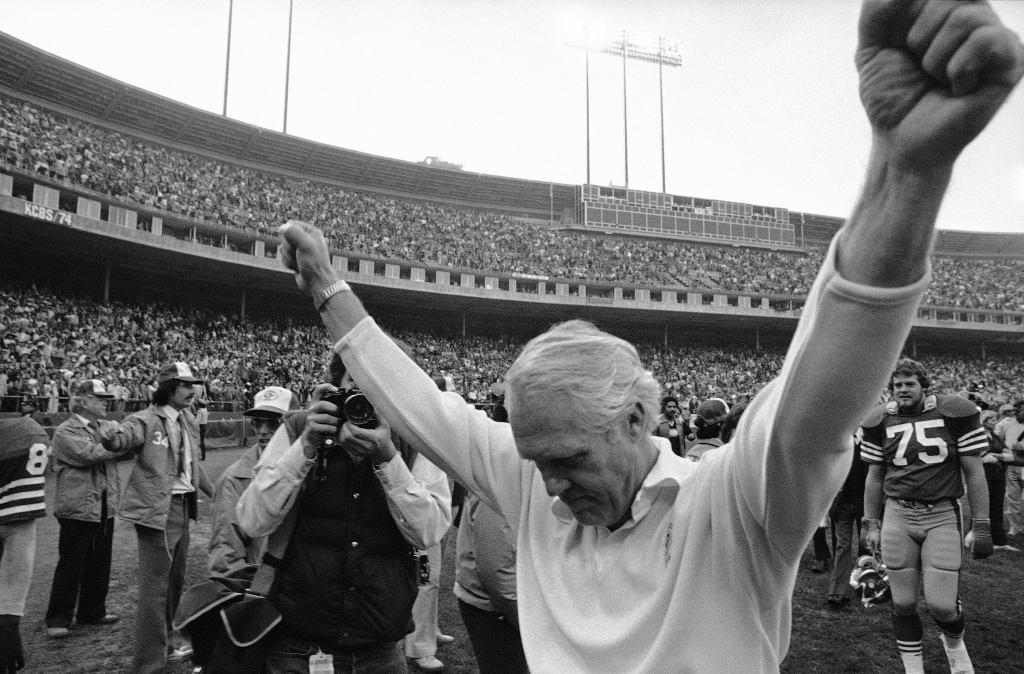 Restoring the faithful? These signs suggest 49er fans believe again