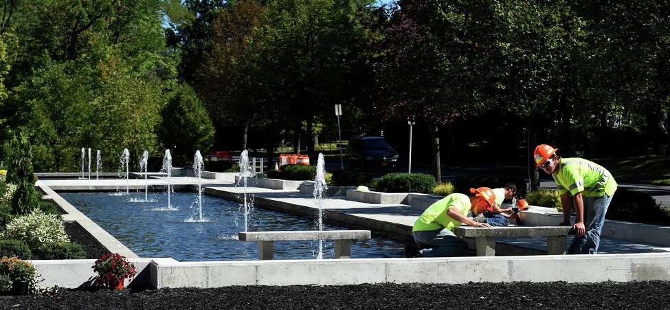 Unitarian Church S Fountains Back In The Splash