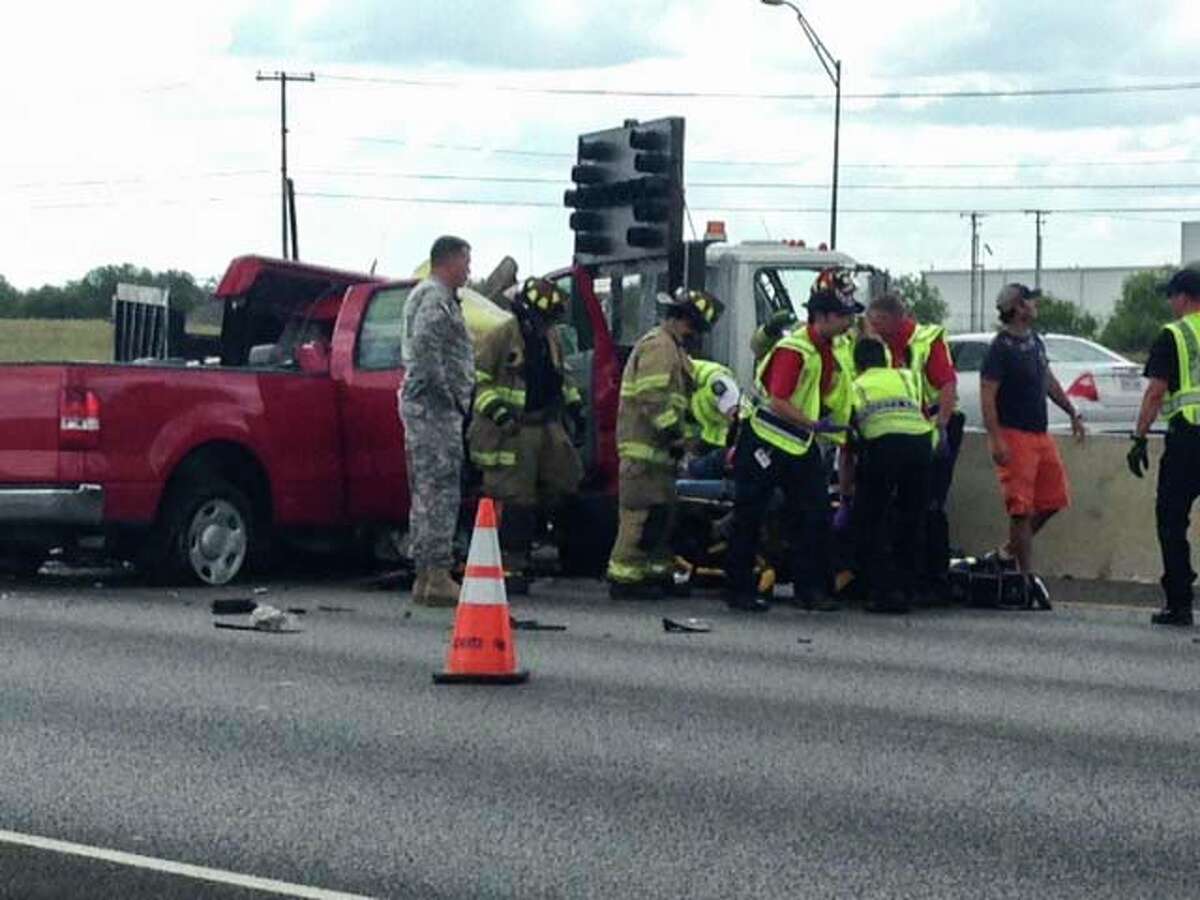 I35 in Schertz reopens after chainreaction crash kills 1