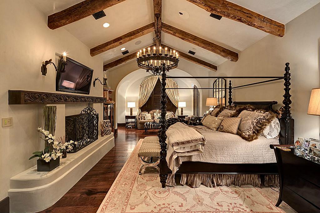 Image showcasing Hot home listings in Houston's Memorial area