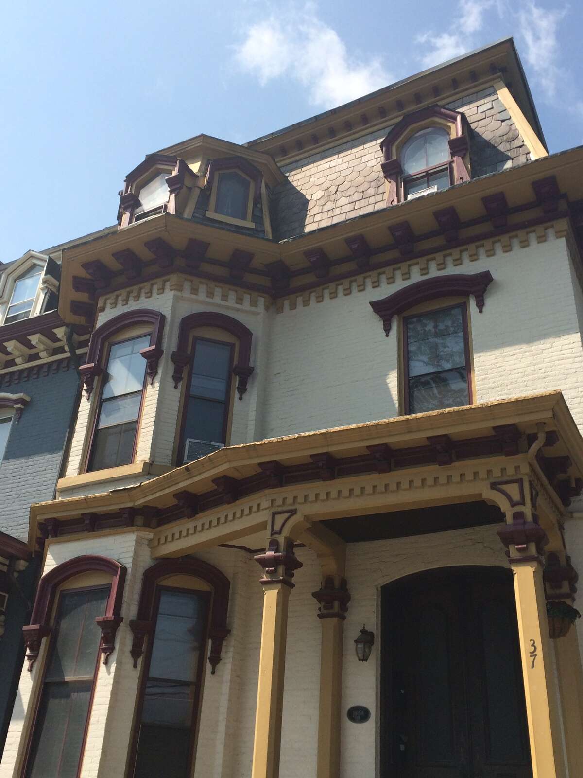 Mansard roof helps define Second Empire architecture