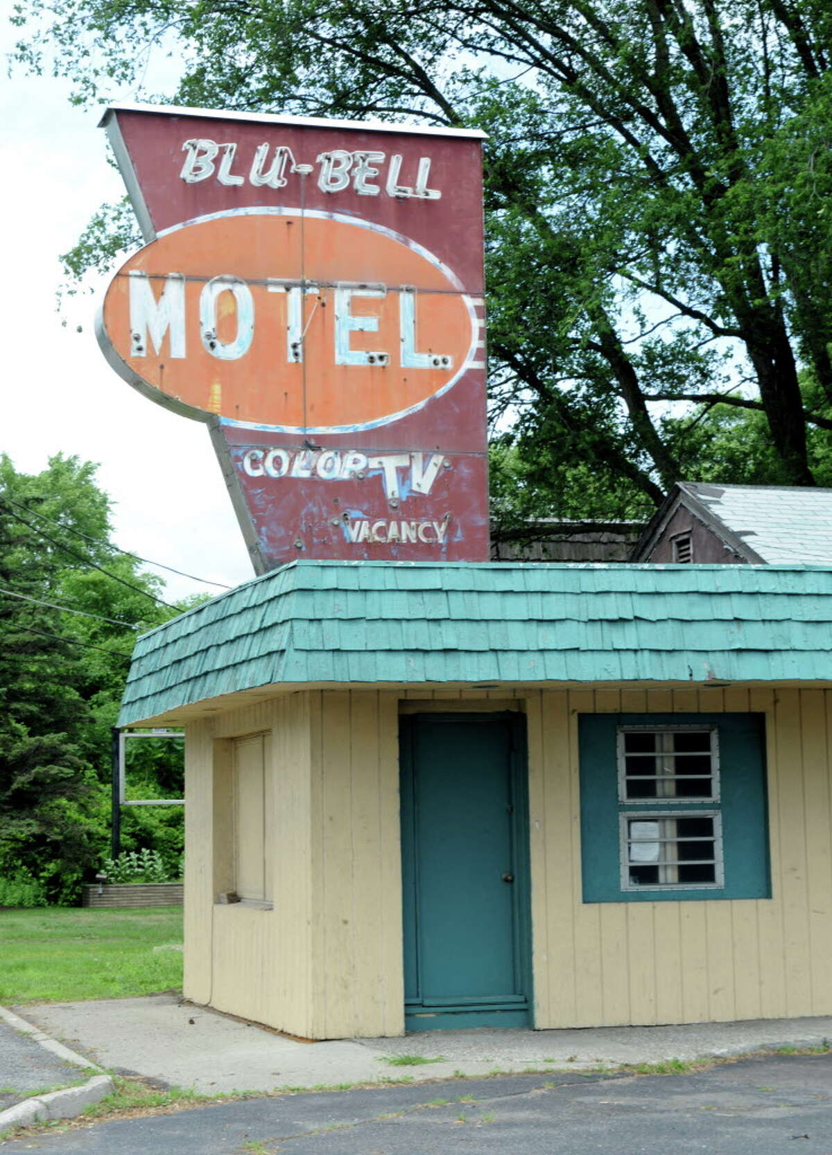 Skylane, Blu-Bell motels demolitions delayed