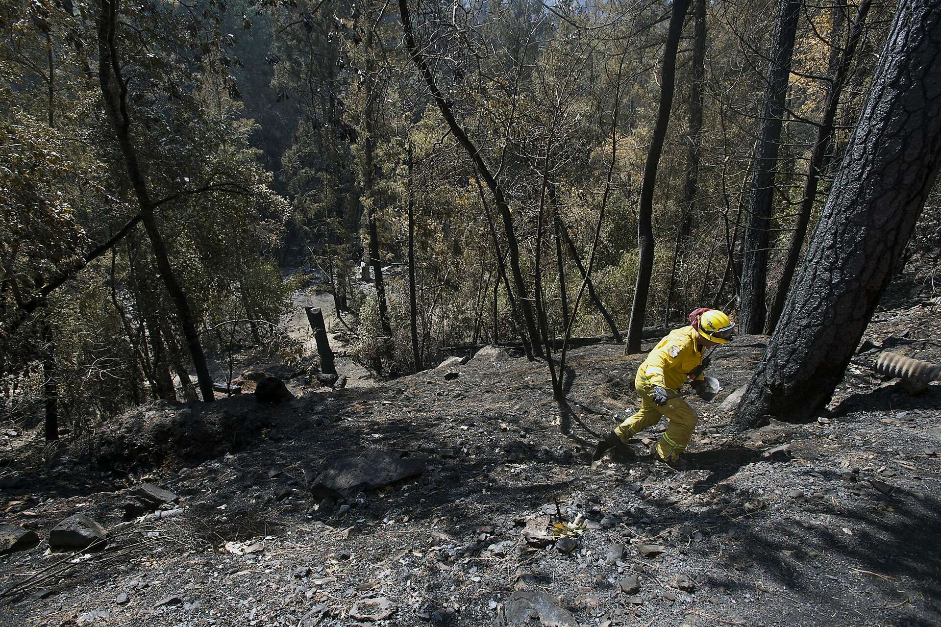 Firefighters achieve 40 percent containment on deadly Valley Fire