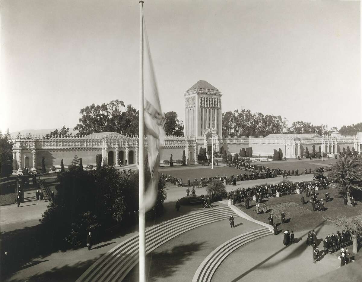 The de Young Museum a timeline history The de Young Museum a timeline history