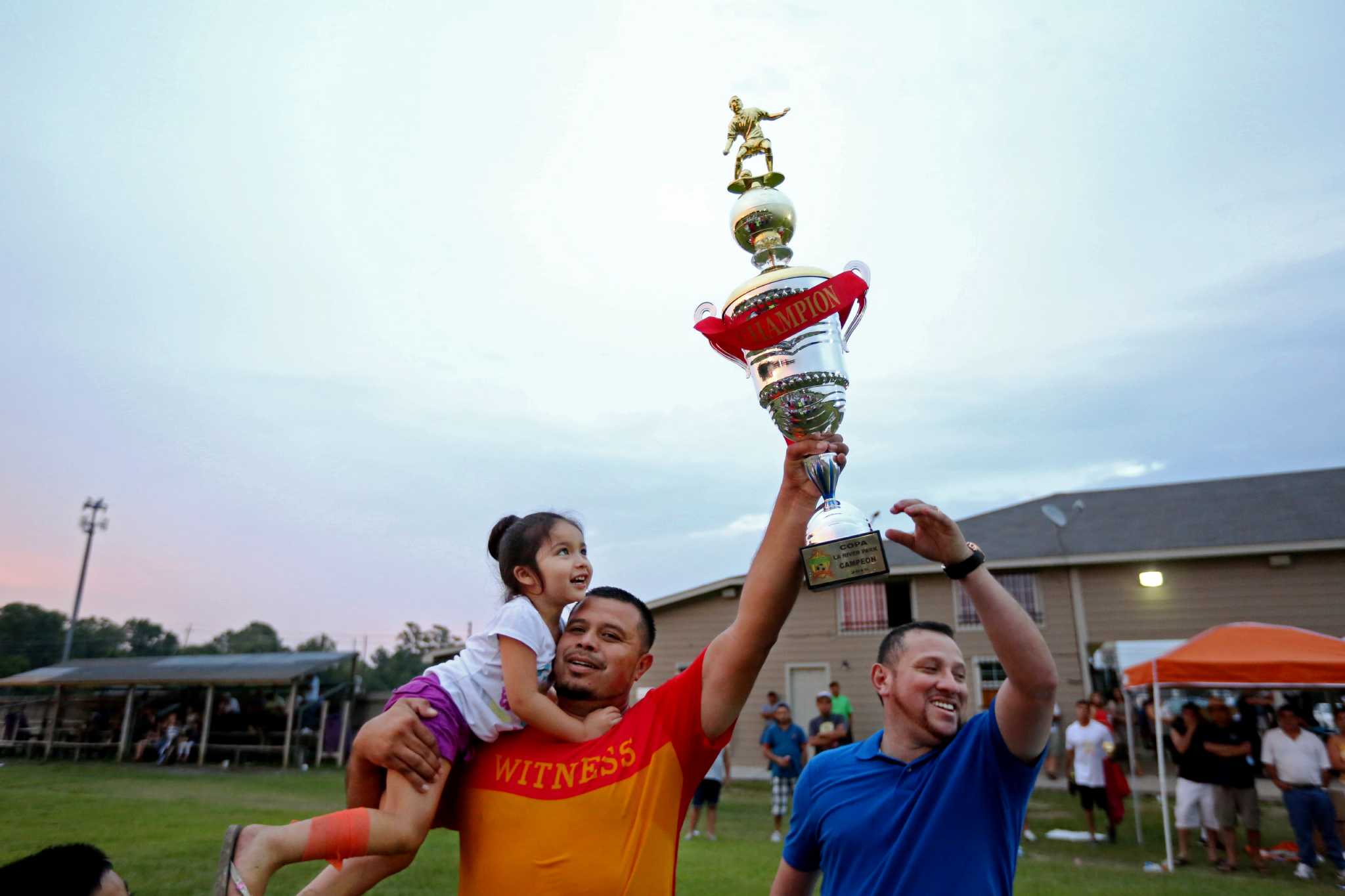 Houston ChronicleFervor for fútbol unites community