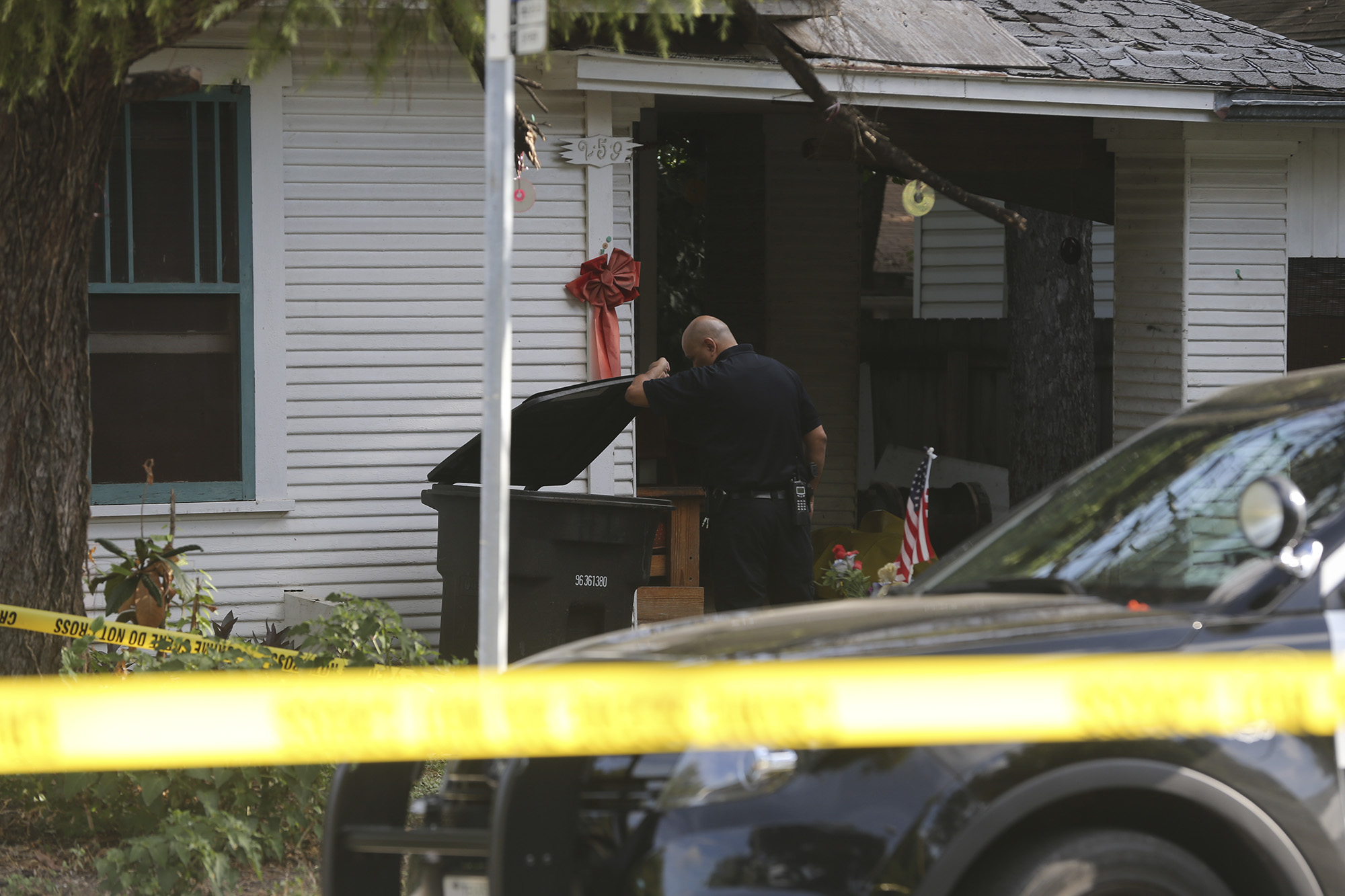 Police suspect foul play after finding man in his 50s dead on Southwest ...