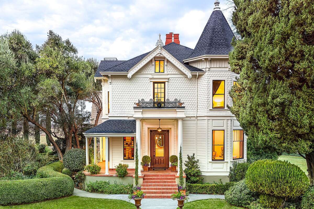 Couple’s imagination turns private mansion into bucolic inn