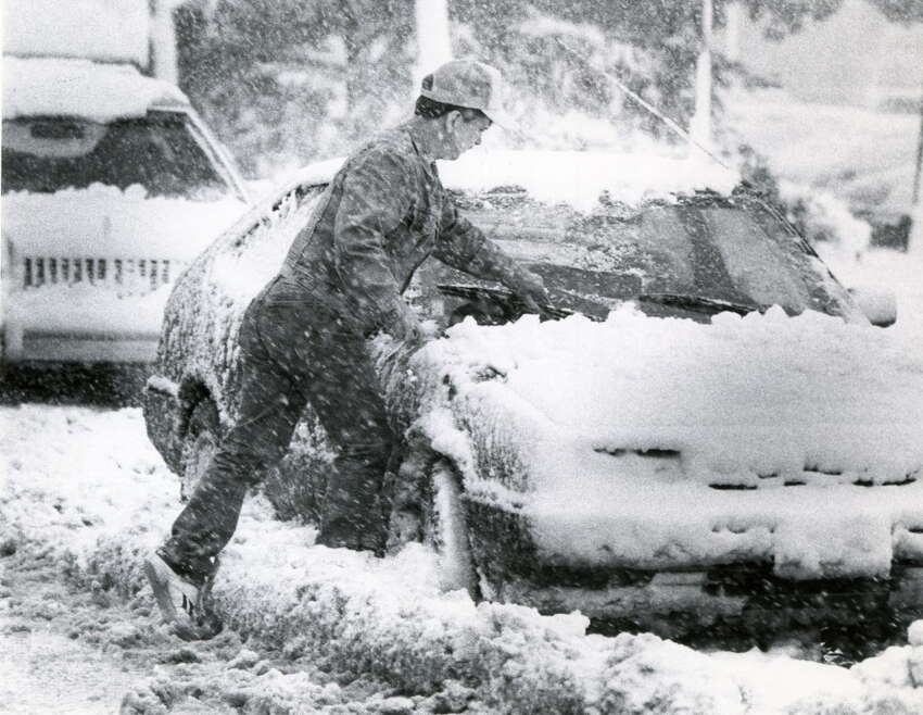Fall�s snowy crippler Oct. 4, 1987, snowstorm