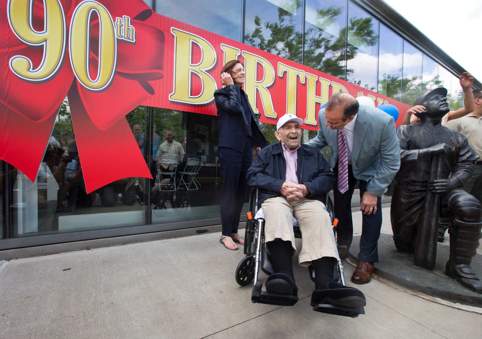 Hall of Famer Yogi Berra dies at 90 - The Columbian