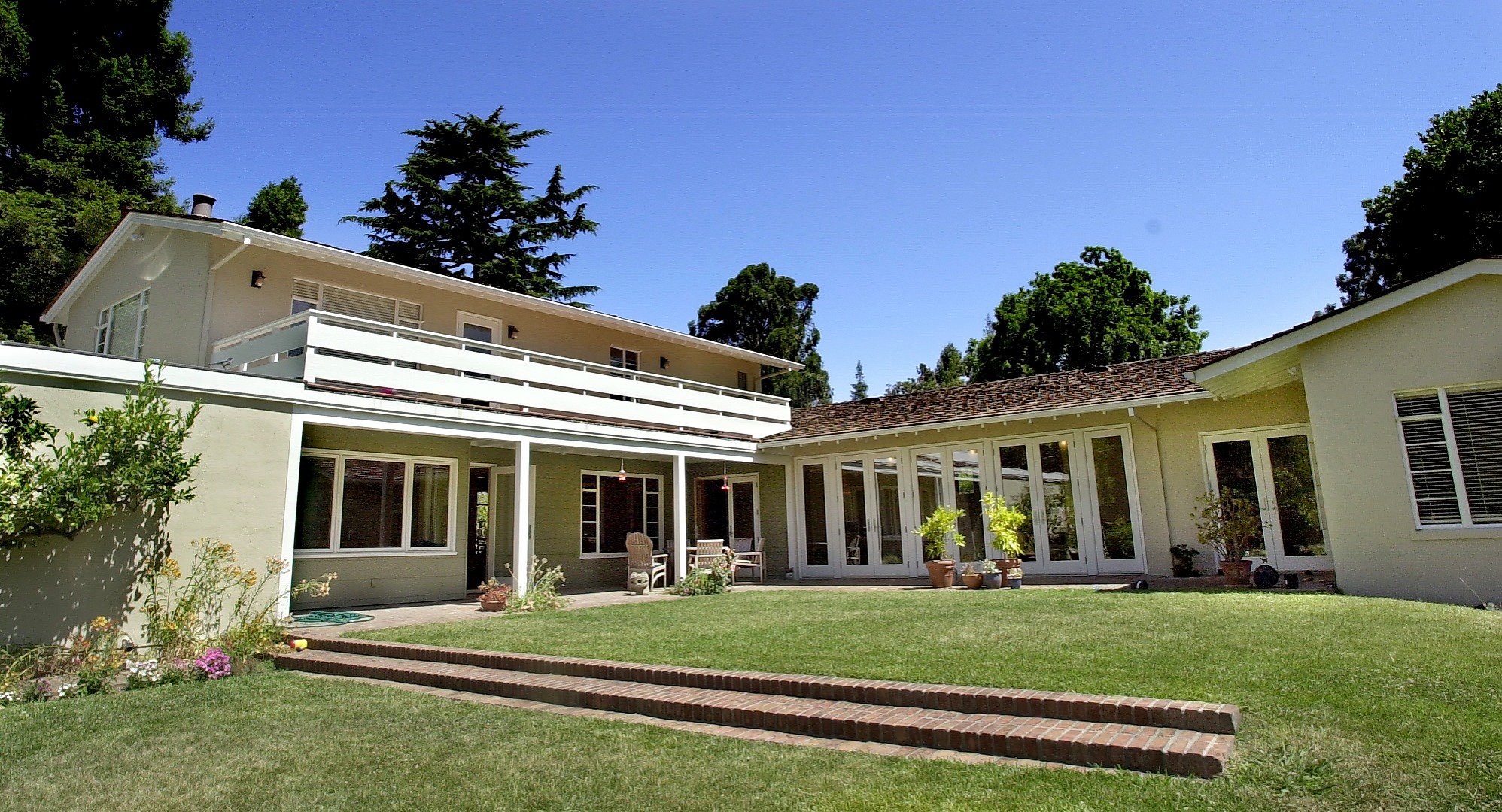 Palo Alto house sells to Google exec Ruth Porat for record $30 million