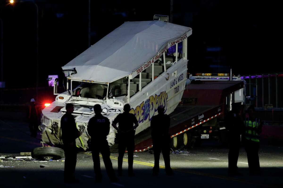 Bus, 'Ride the Ducks' crash on Aurora Bridge