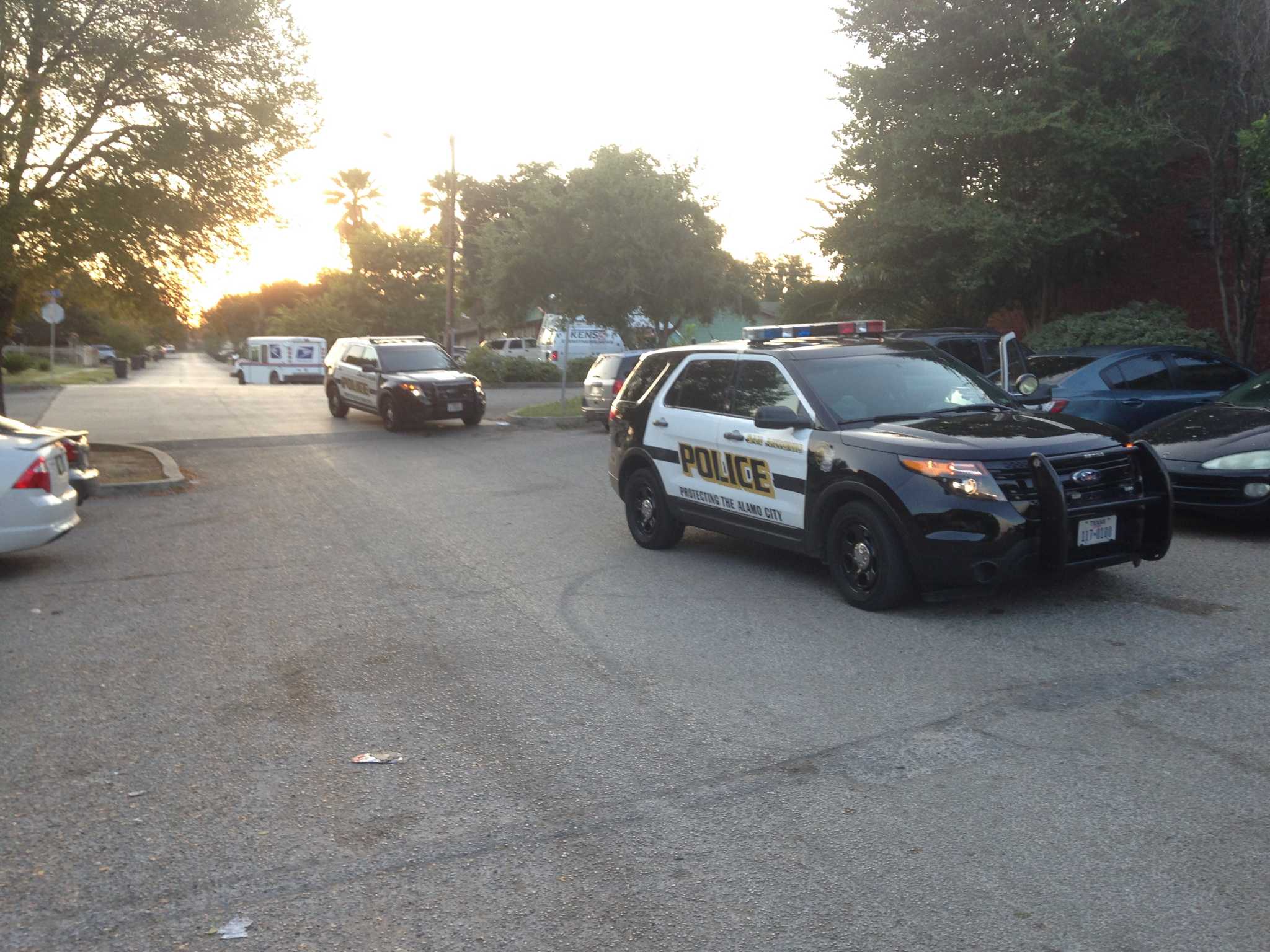 Man shot at apartment complex on South Side