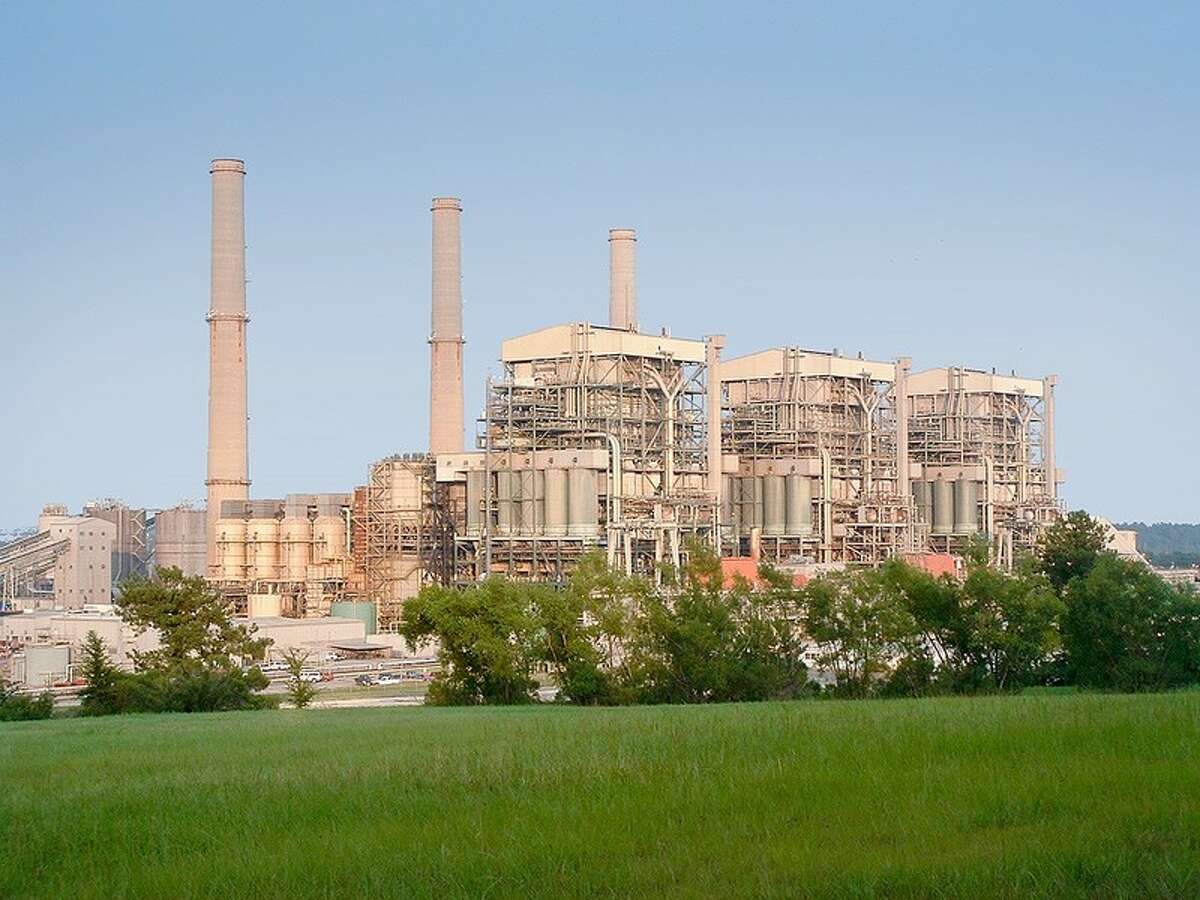 Luminant acquiring two Texas power plants