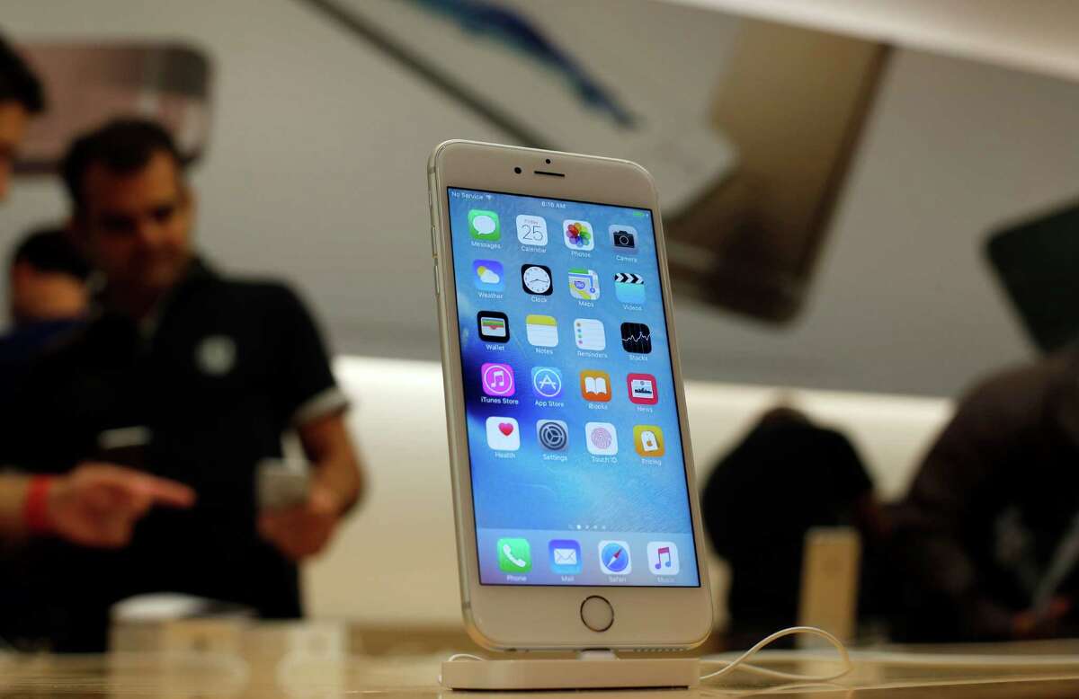 Q&A A look at the Apple vs Justice Department iPhone fight