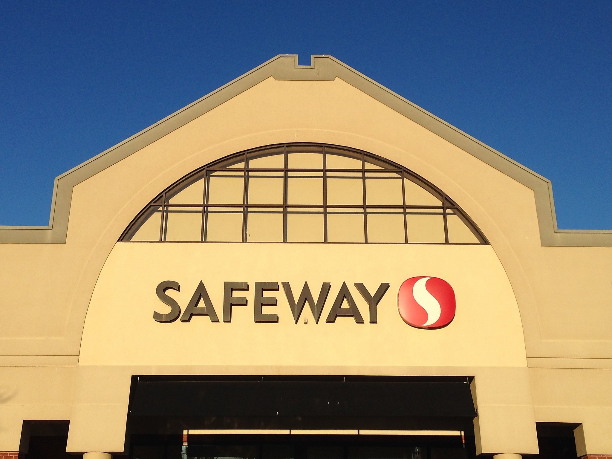 Walked right out': Customer vents about shoplifters leaving Olney Safeway  without penalty