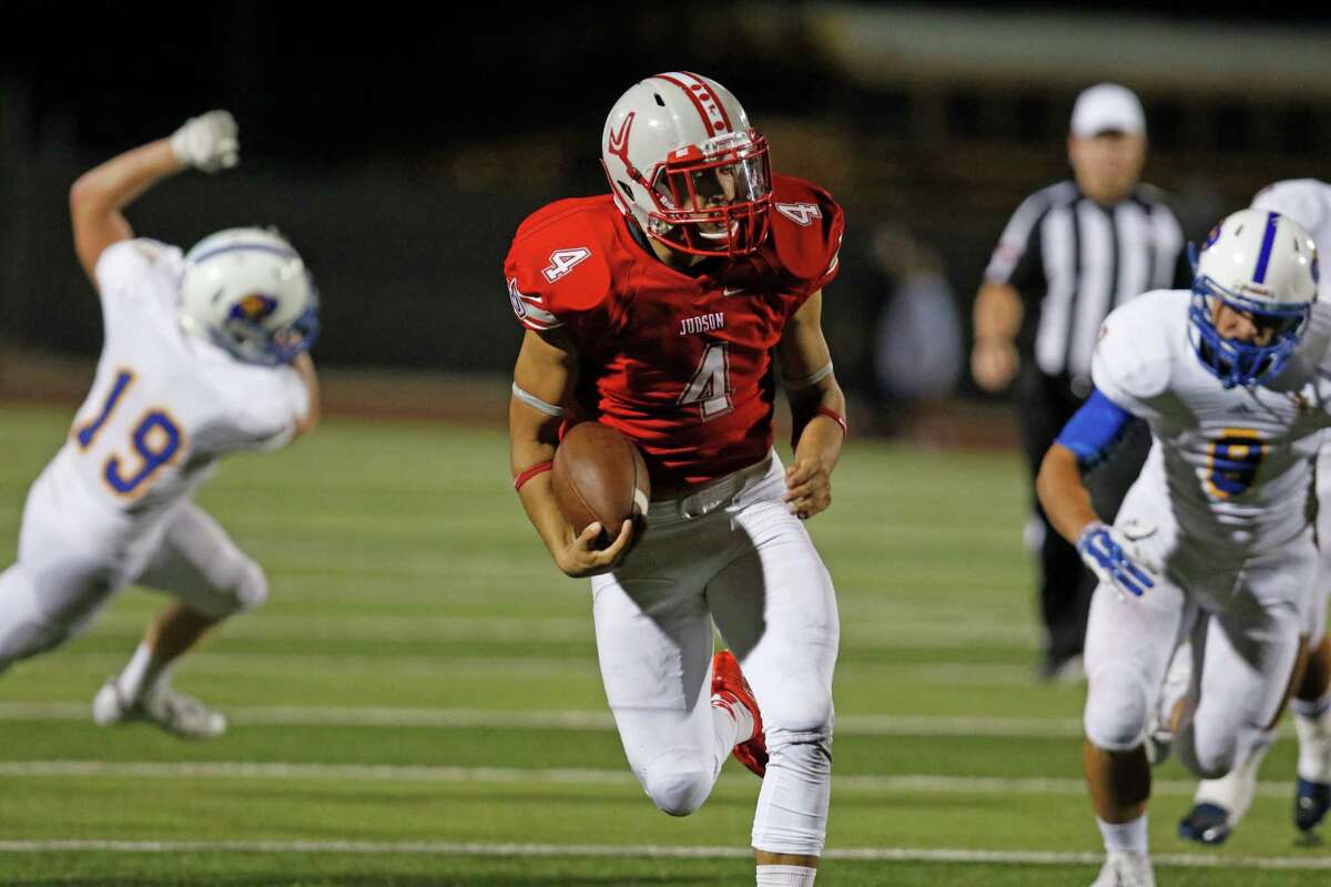 Judson's Jay Miller scores a 27 yard TD in 2nd quarter. District 25-6A high school football game between Judson and Clemens at Rutledge Stadium on September 25, 2015.