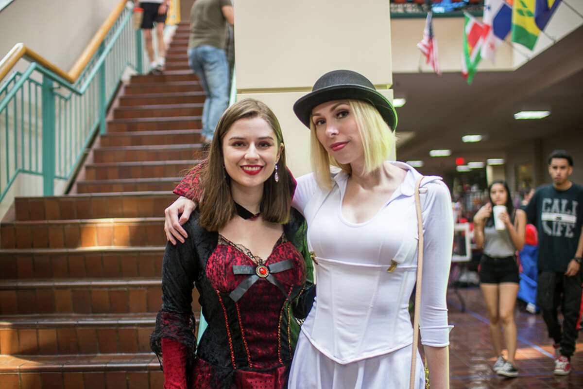 More than 100 vendors greeted San Antonio horror fans at Monster Con this weekend at Wonderland of the Americas mall. Many showed in costume to show off their gothic tendencies and gruesome looks.