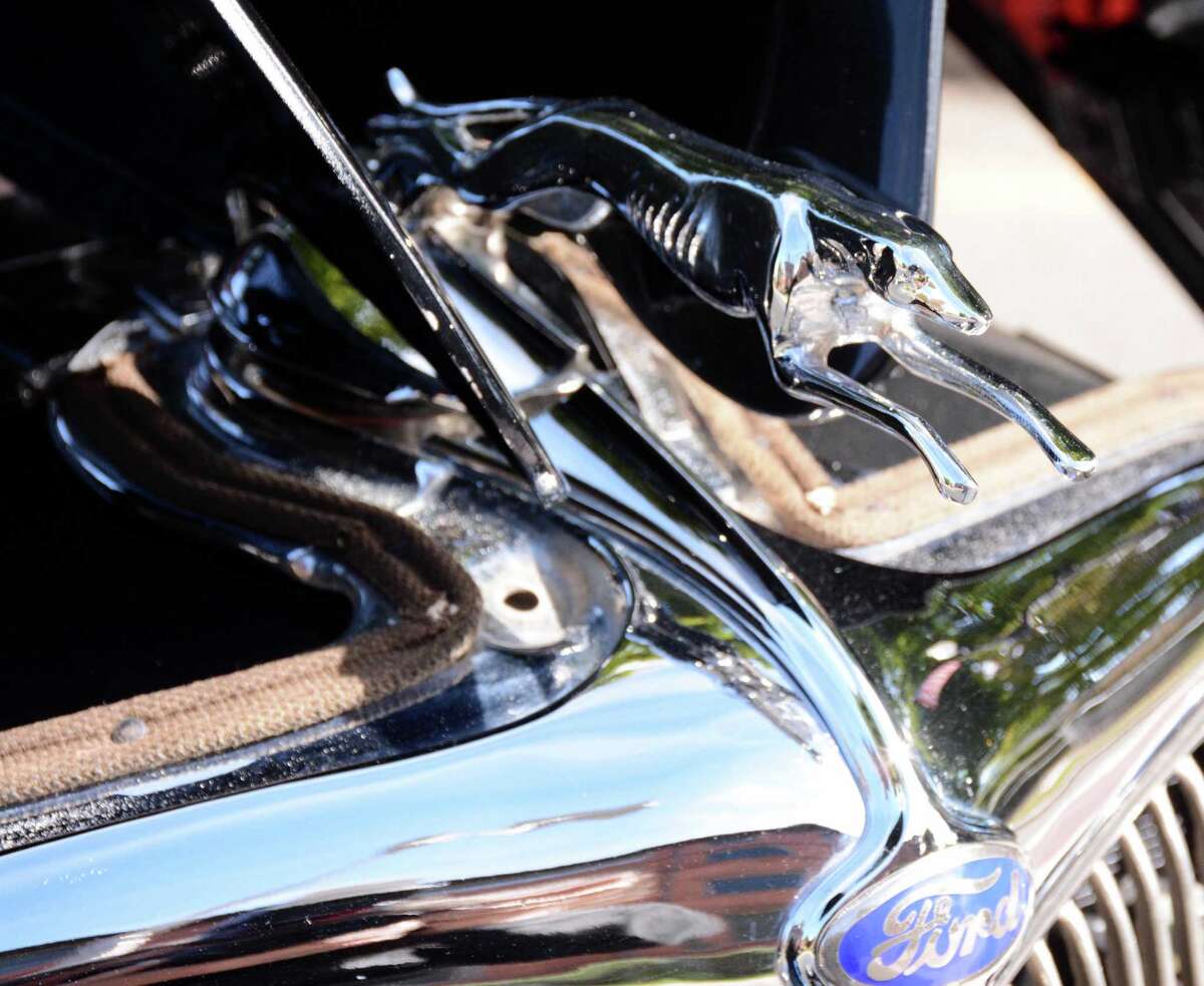 Hundreds attend Danbury benefit car show