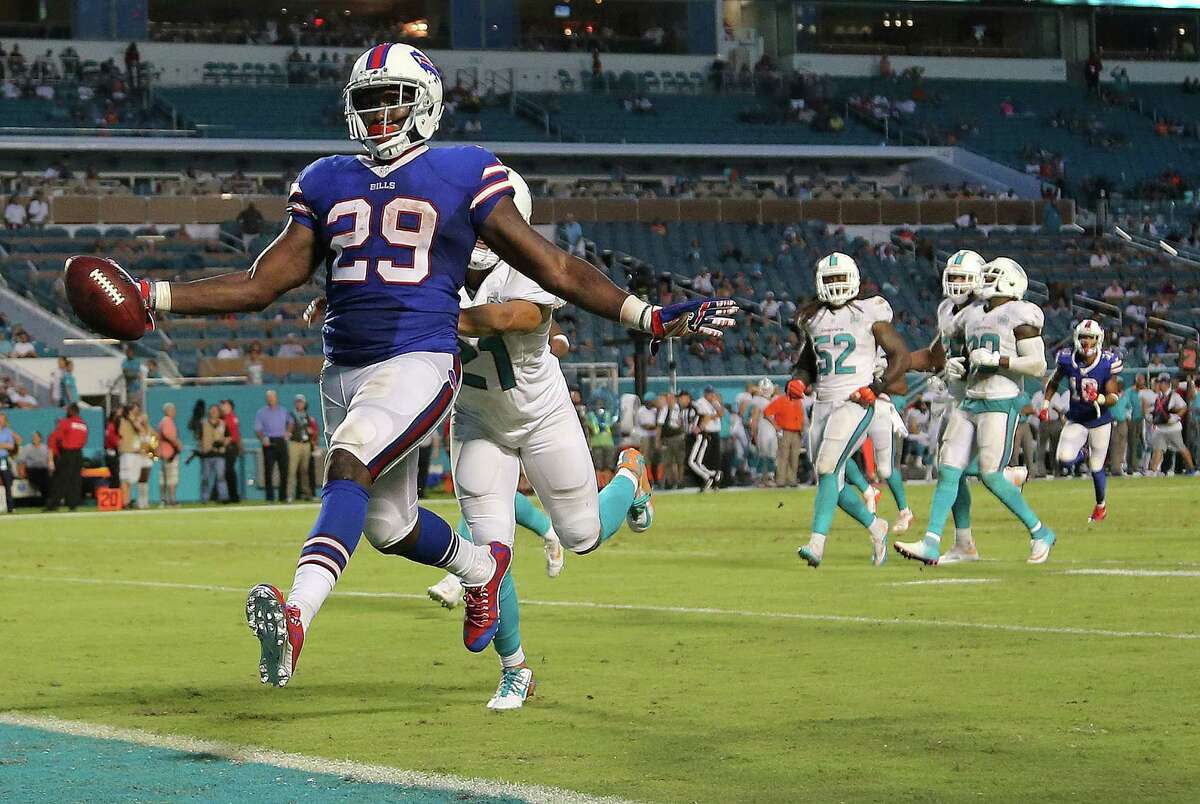 MIAMI GARDENS, FL - SEPTEMBER 27: Karlos Williams #29 of the Buffalo Bills scores a touchdown during a game against the Miami Dolphins at Sun Life Stadium on September 27, 2015 in Miami Gardens, Florida. (Photo by Mike Ehrmann/Getty Images) ORG XMIT: 567117155