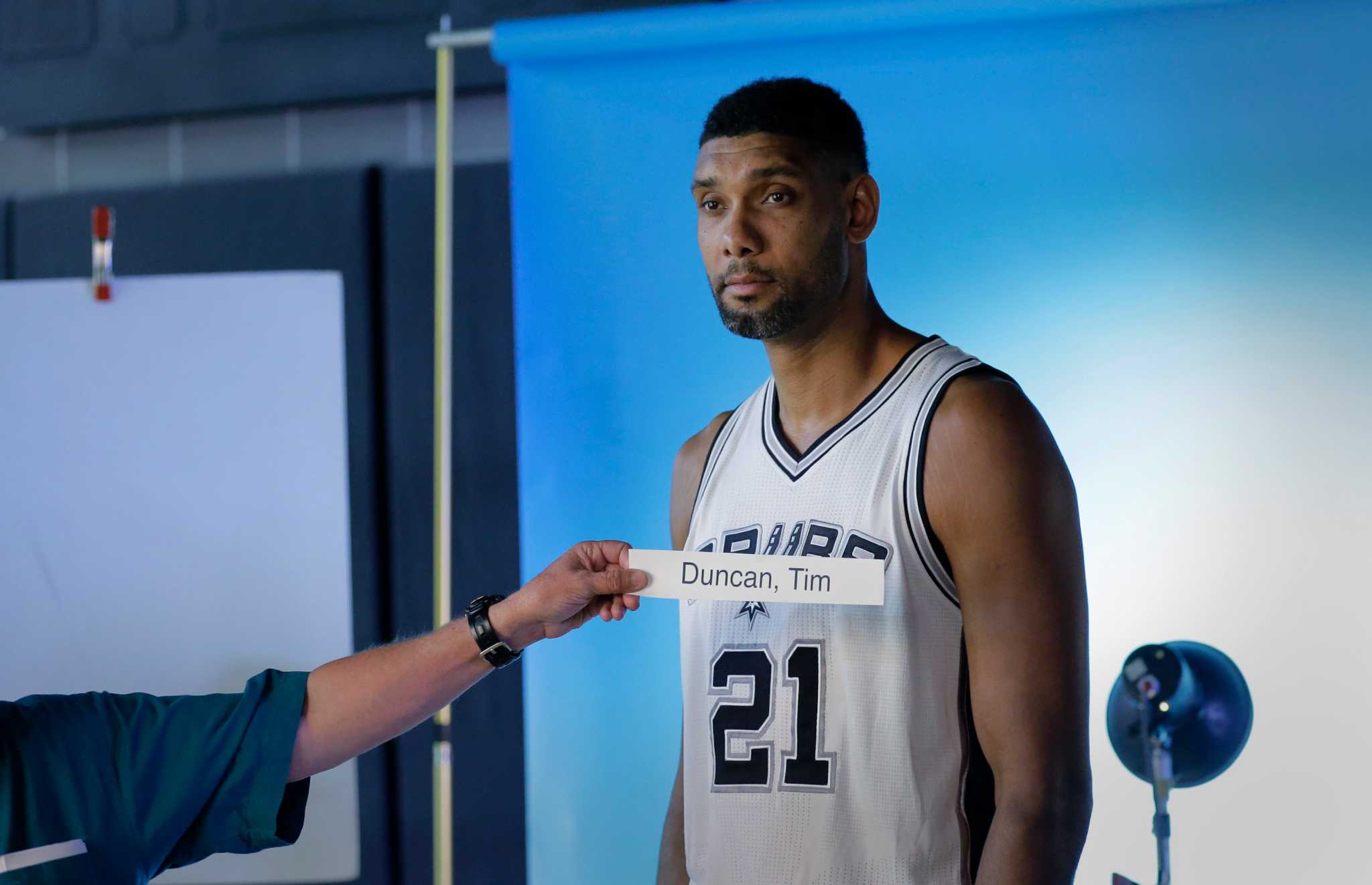 Spurs unveil new Black Signature Spur jerseys - Pounding The Rock