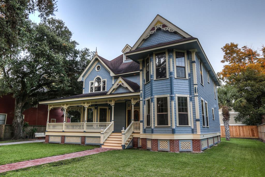 Why is the big blue Cohn house sitting in a Houston parking lot?