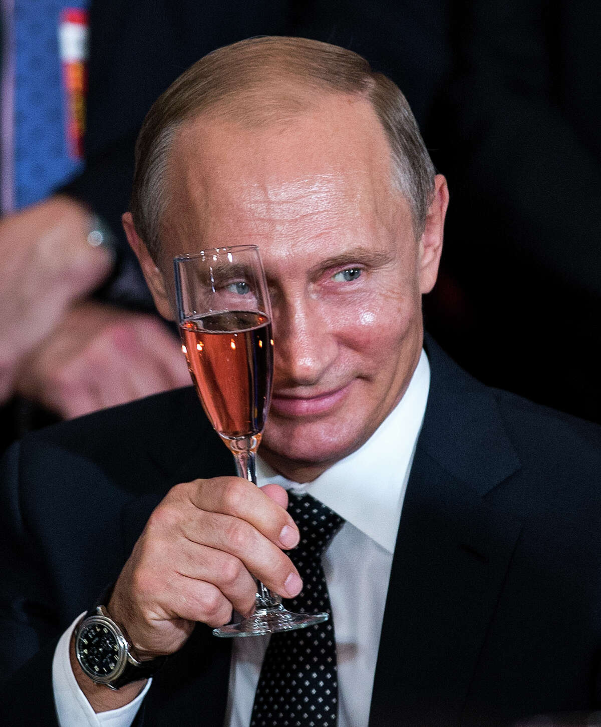 Путин с бокалом шампанского