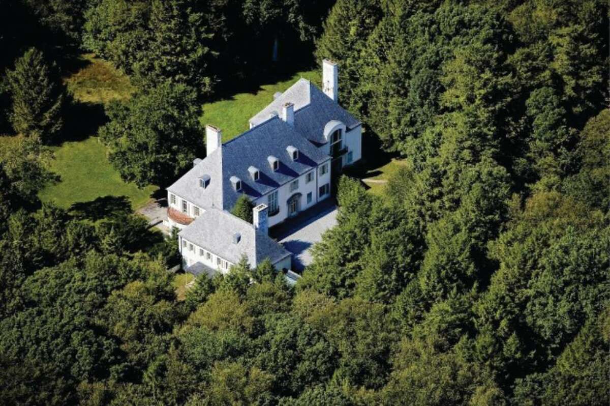 In 1952, Huguette Clark purchased Le Beau Chateau, a 22-room mansion that sits on 52 wooded acres at 104 Dans Highway in New Canaan. Now she's trying to sell the empty country home she never spent a night in for $24 million.