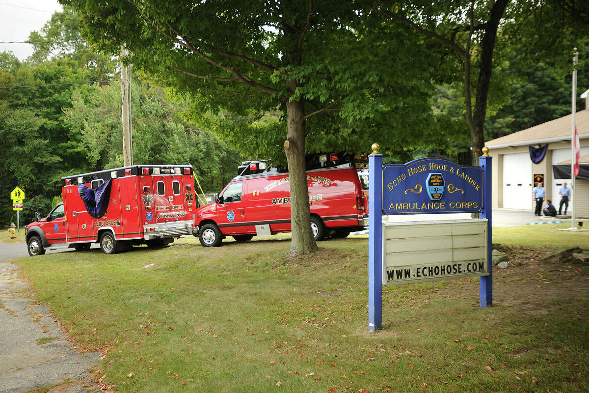 Police Husband in divorce with longtime wife fatally shoots her