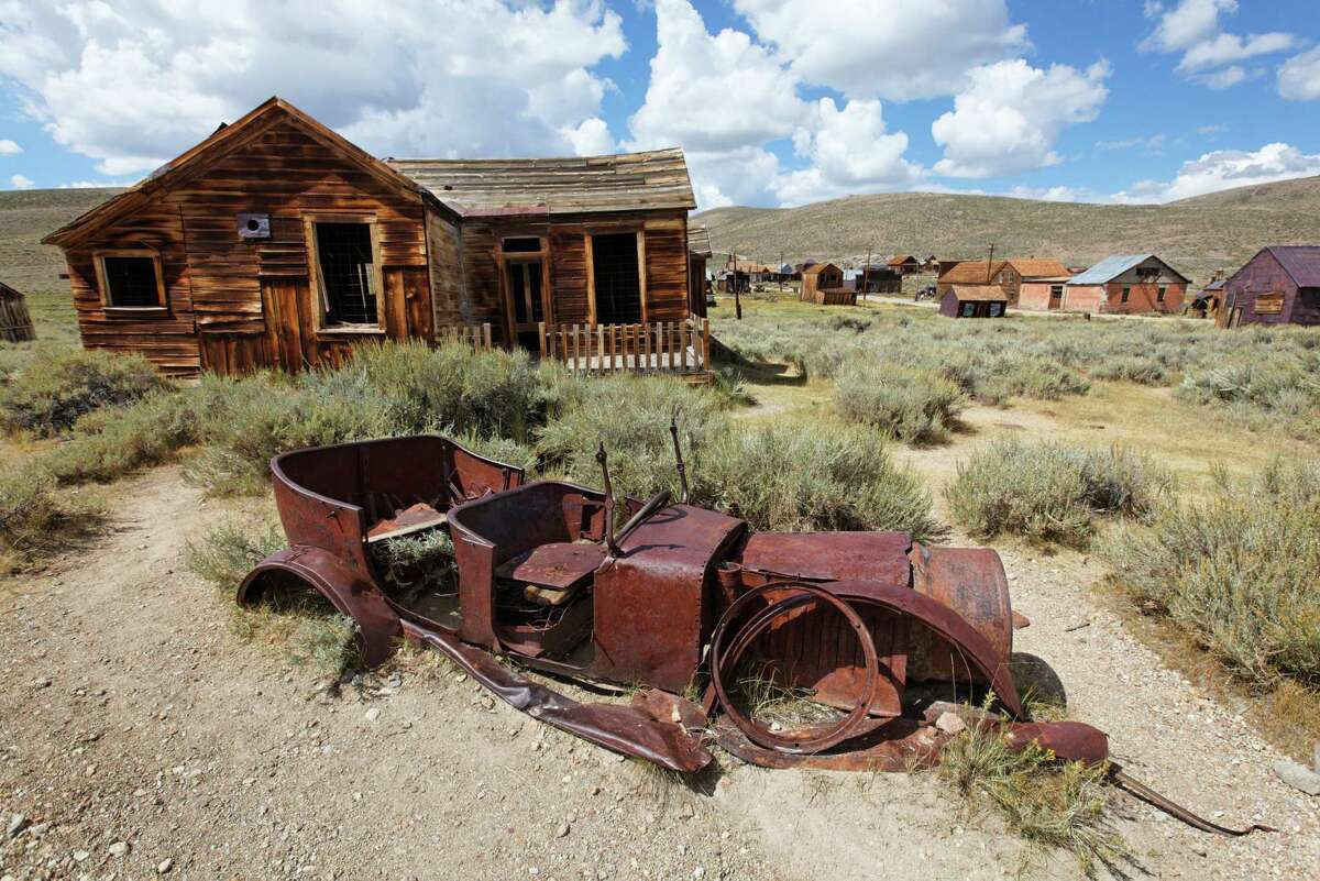 Eerie ghost towns around the world