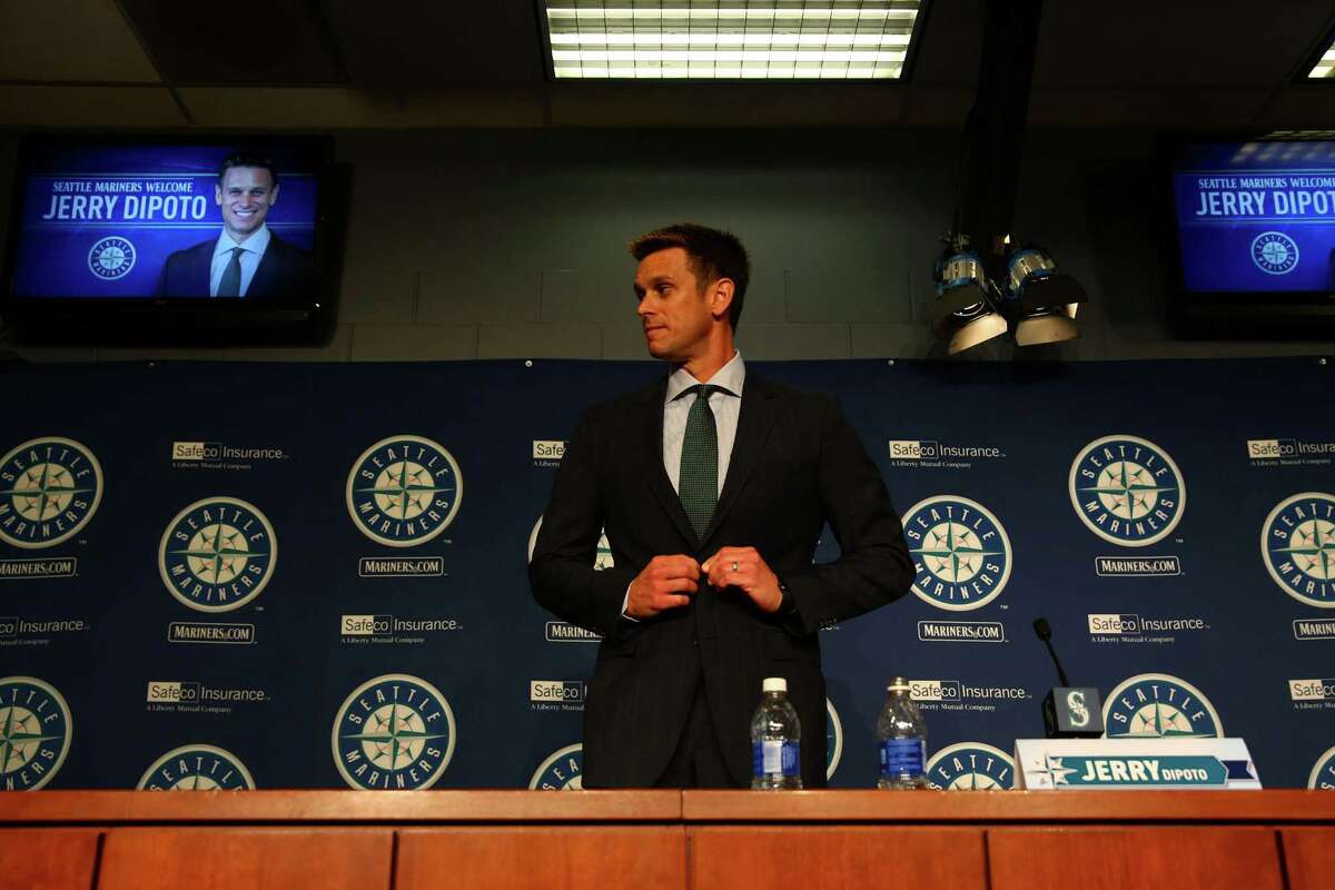 Mariners CEO Howard Lincoln says he will take a 'significant' financial hit due to losing season