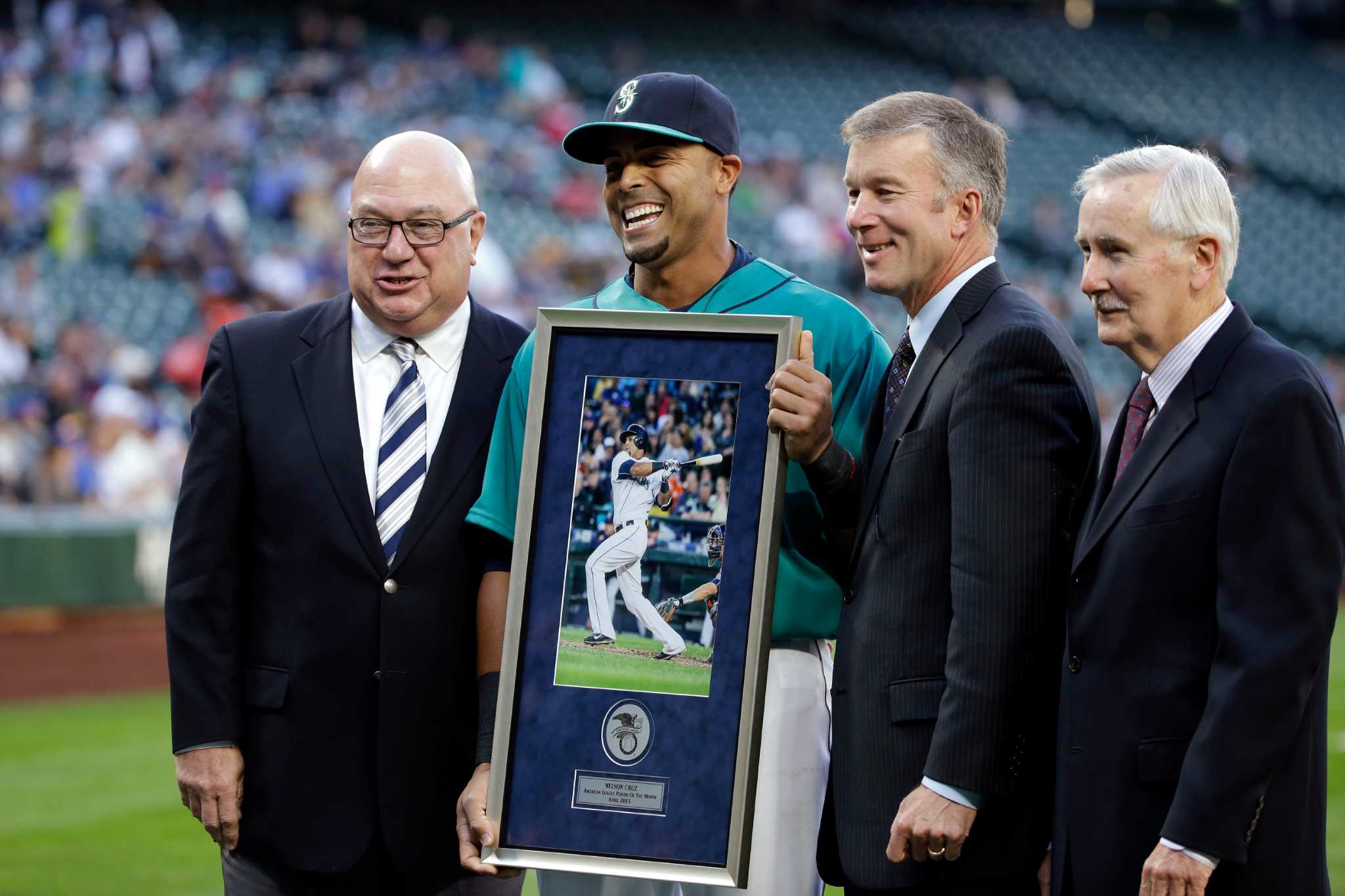 Seattle Mariners Kevin Mather steps down as president and CEO