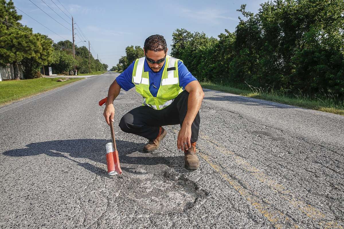 Houston to charge for new trash and recycling bins