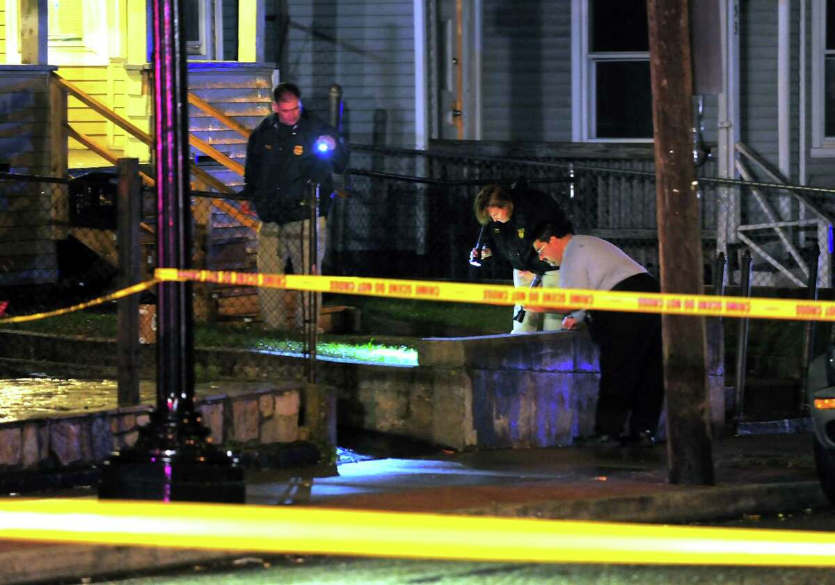 Driveby shooting kills teen in Bridgeport