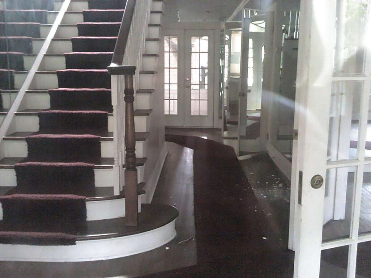 Price drops on haunted house for sale in Mineral Wells that comes with