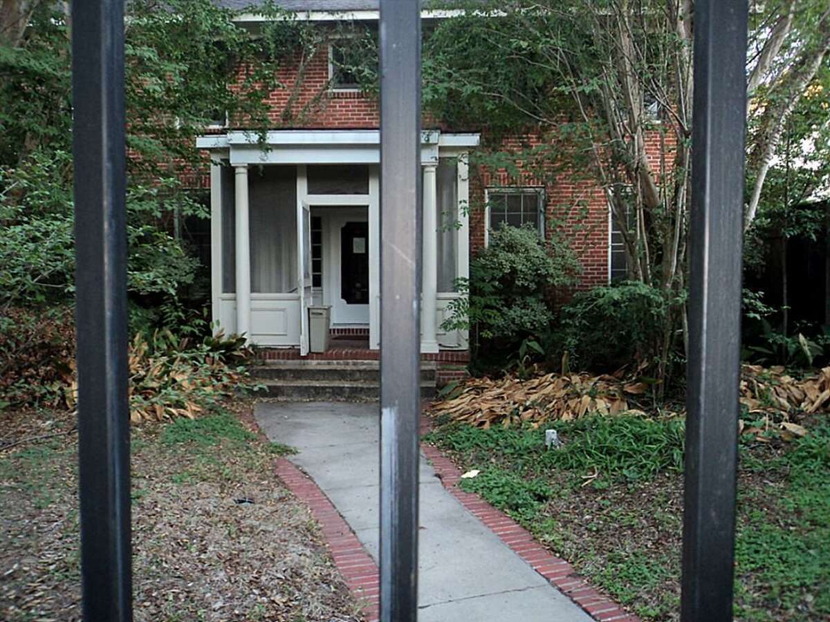 Price drops on haunted house for sale in Mineral Wells that comes with