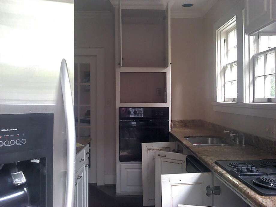 Price drops on haunted house for sale in Mineral Wells that comes with