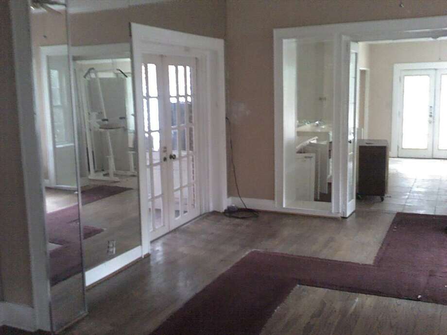 Price drops on haunted house for sale in Mineral Wells that comes with