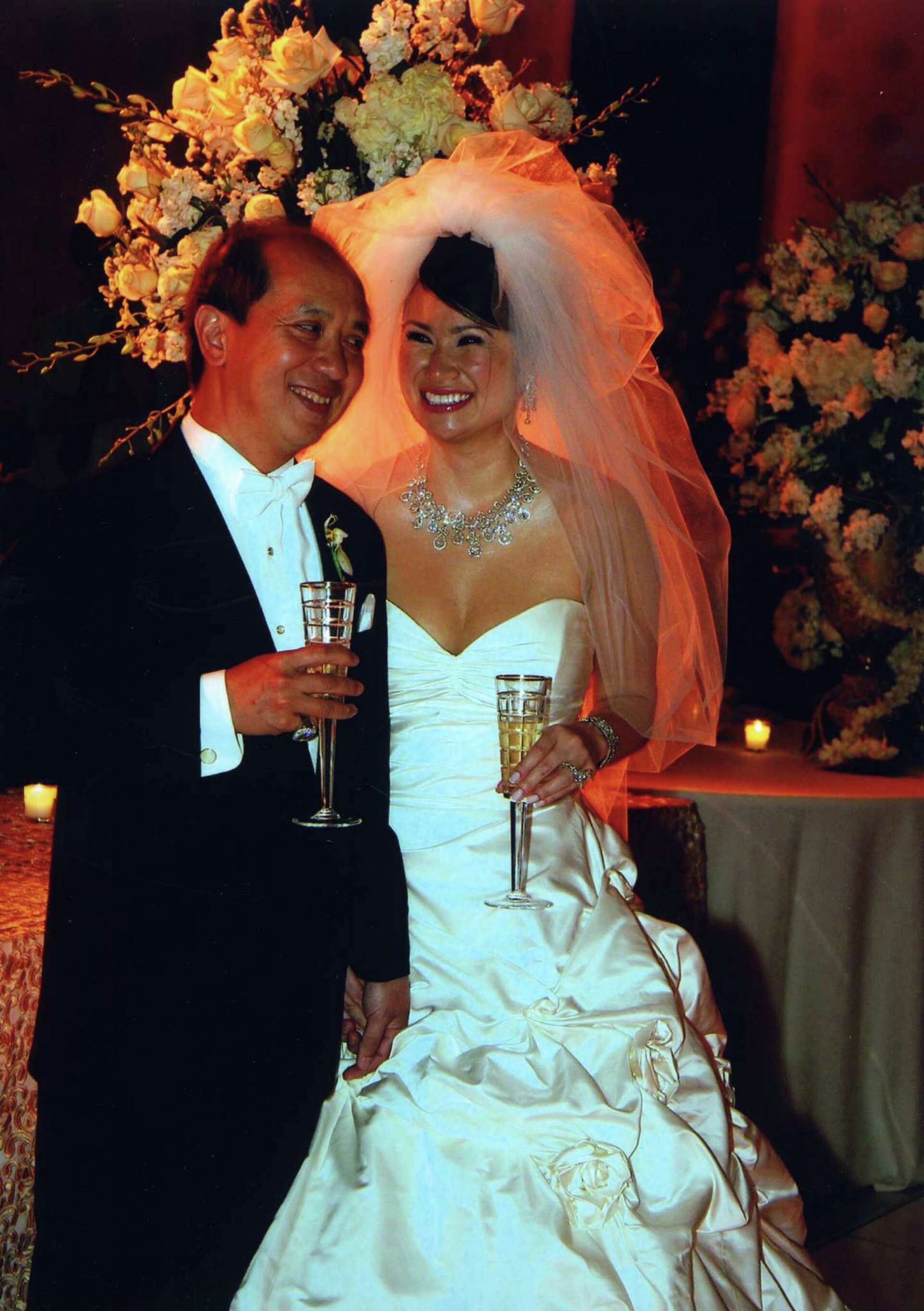 Veterinarian accused in murderforhire left notes before jumping to