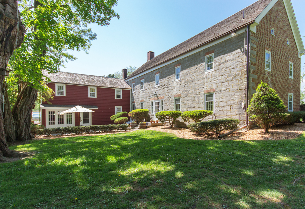 House of the Week Dutch Colonial in Selkirk