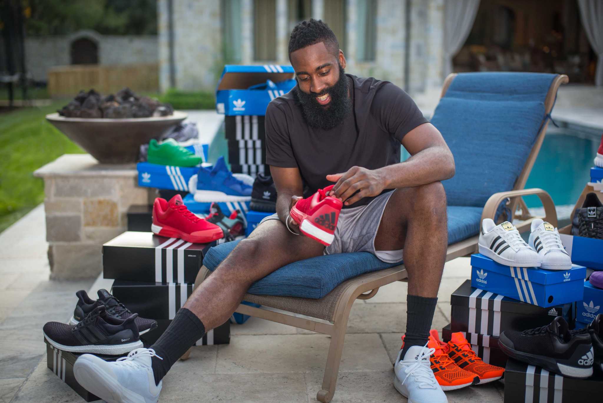 what basketball shoes does james harden wear