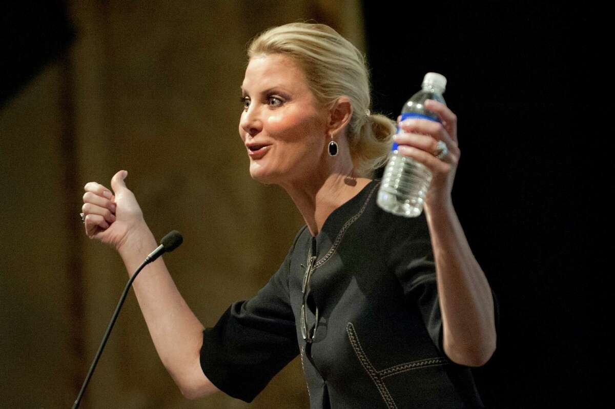 Sandra Lee, celebrity chef and cancer survivor, announces that she's cancer free as she takes the stage during Women?’s Night Out, Ellis Medicine's annual fundraiser, on Thursday, Oct. 1, 2015, at Proctor's Theatre in Schenectady, N.Y. (Cindy Schultz / Times Union)