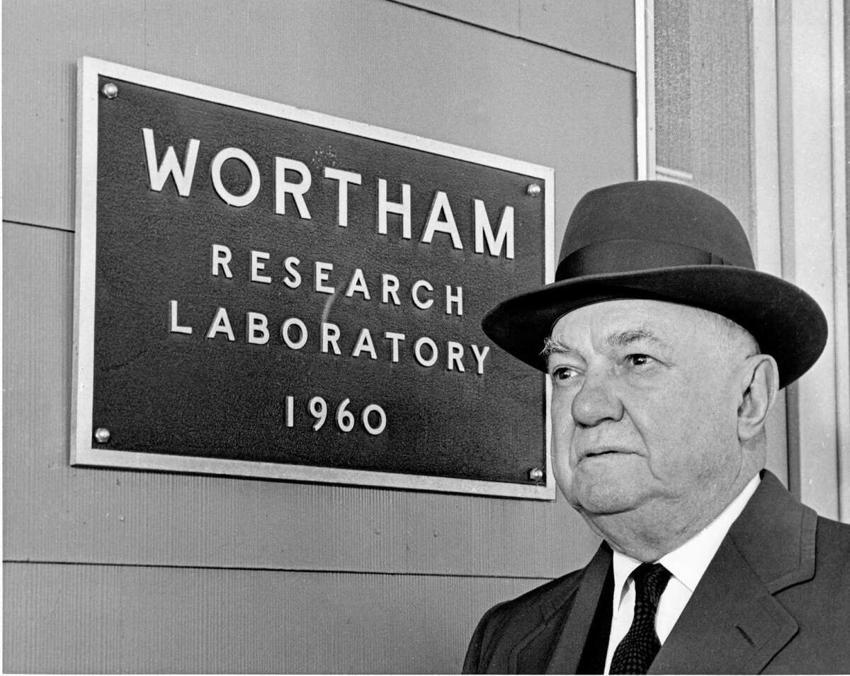 Wortham Insurance supports Buffalo Bayou, its neighbor for