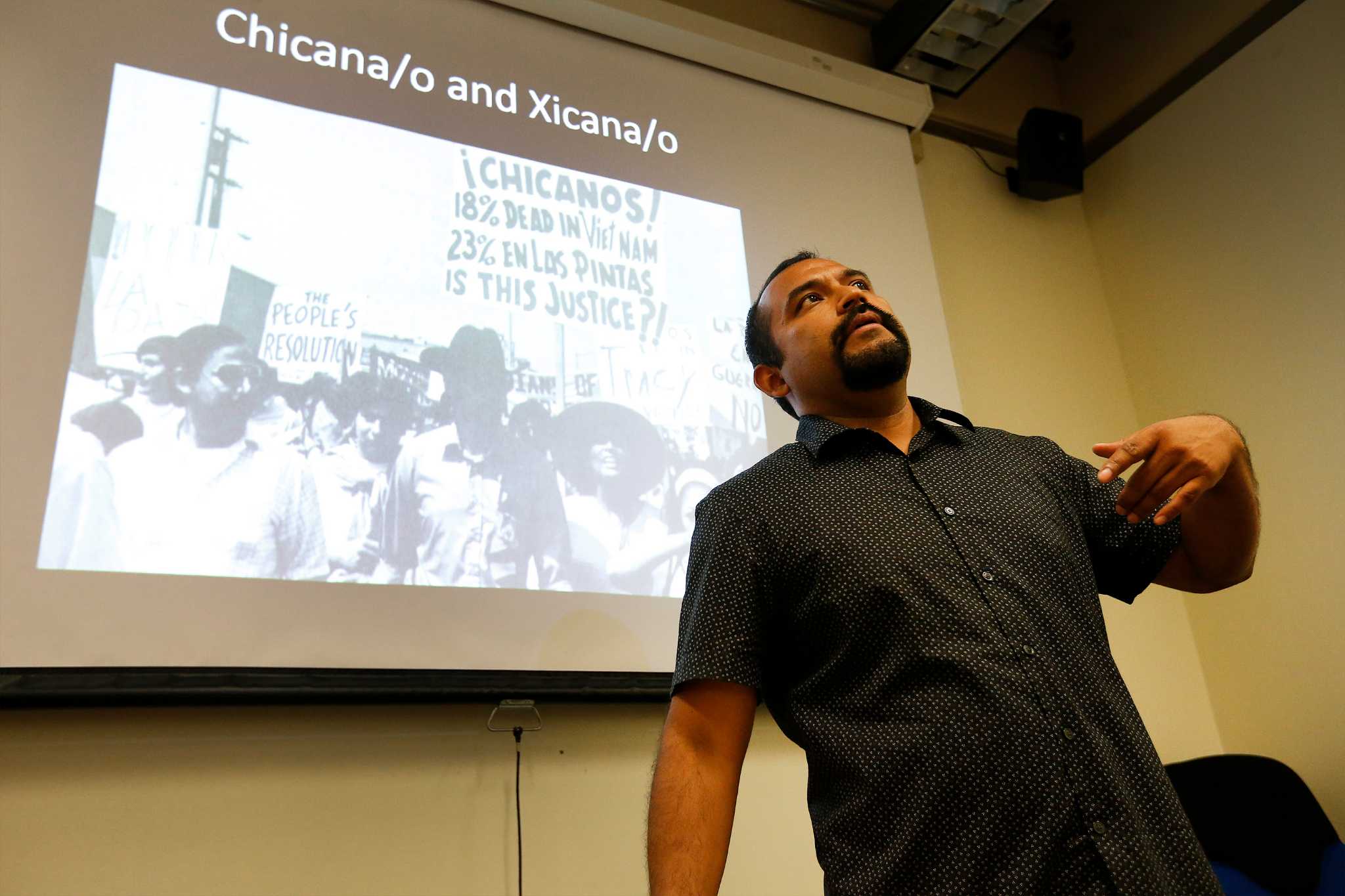 Professor mixes rap, black and Chicano cultures
