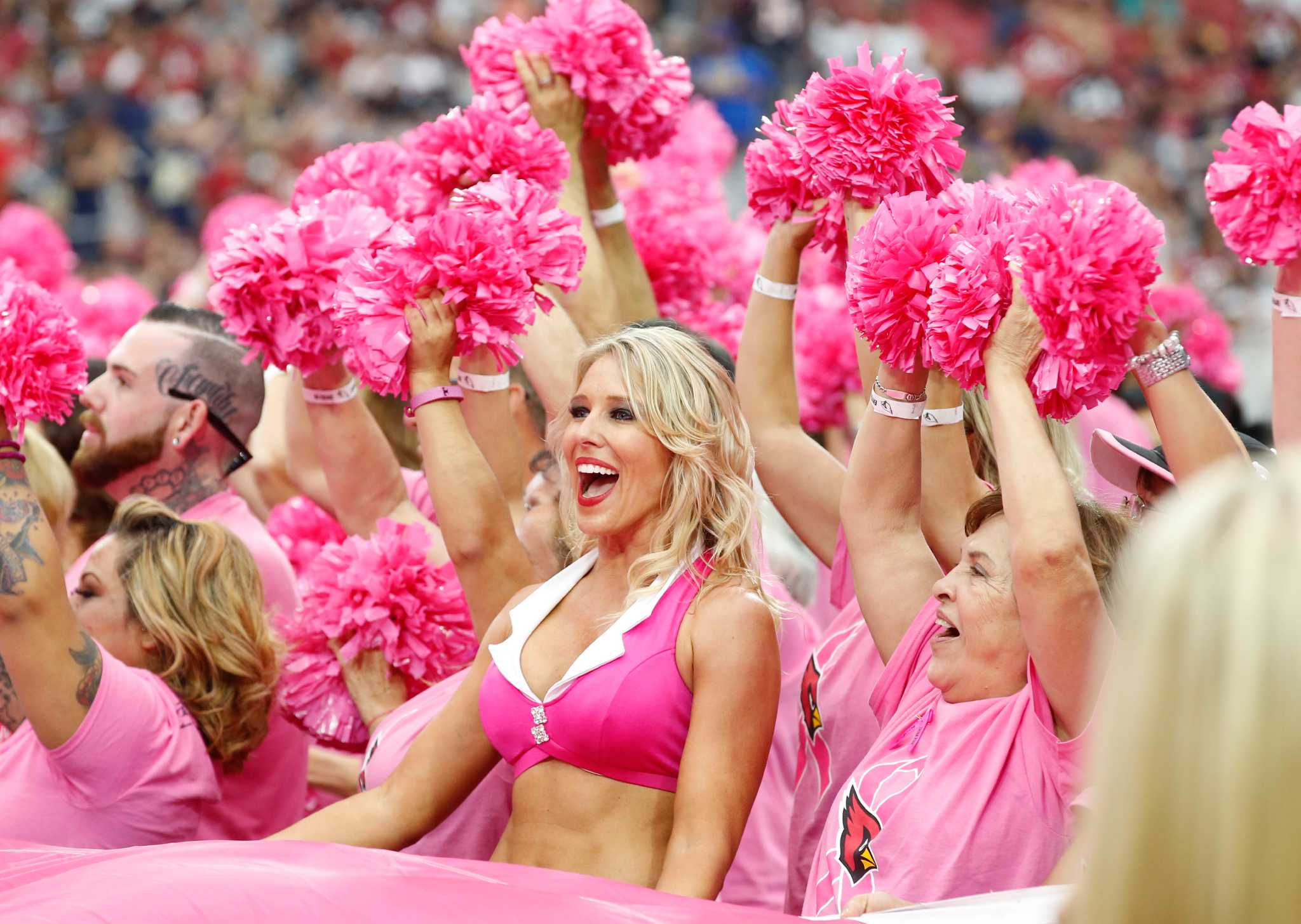 Photos: NFL cheerleaders wear pink for Breast Cancer Awareness Mo