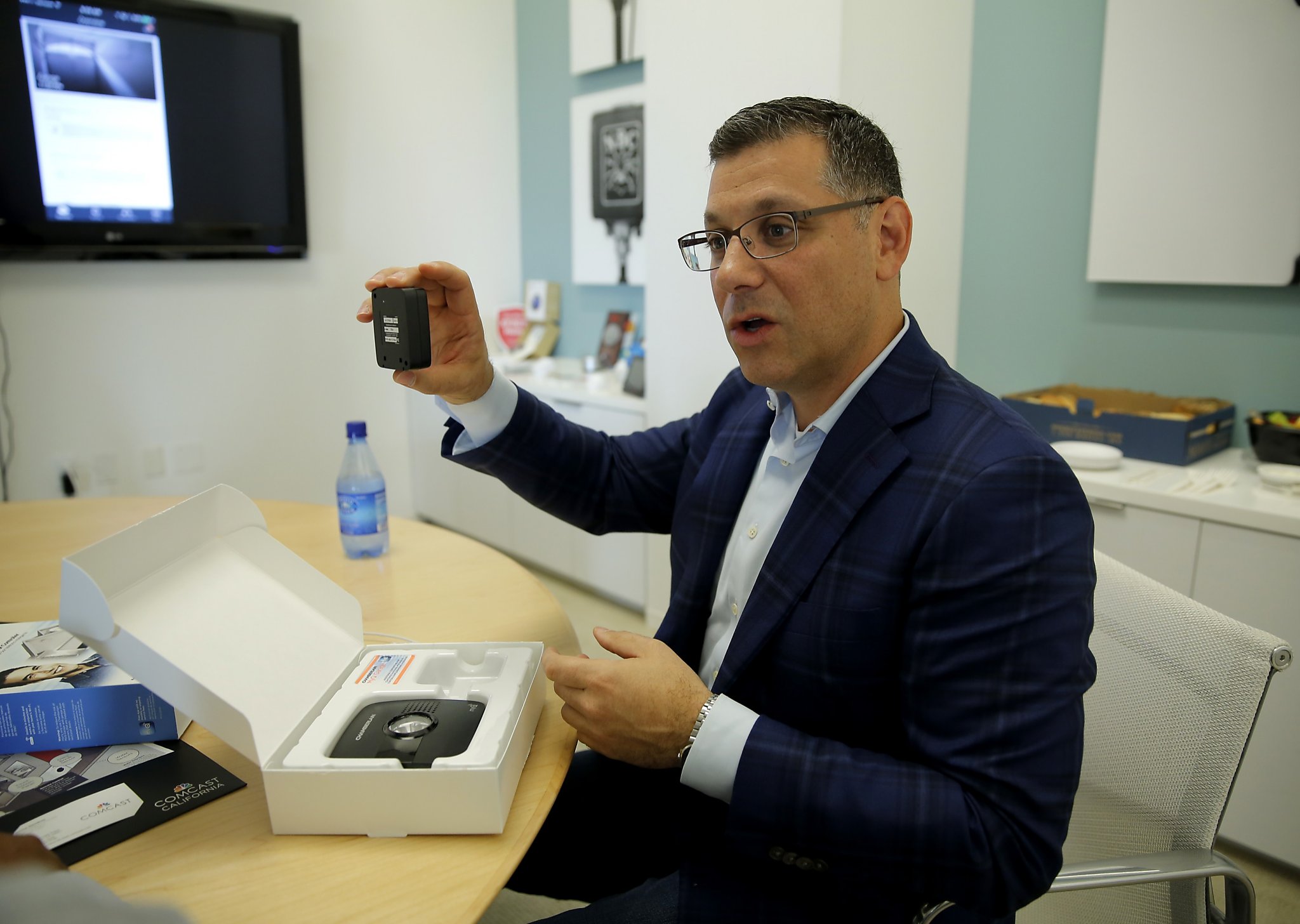 Comcast joins Apple, Google in smart home device game