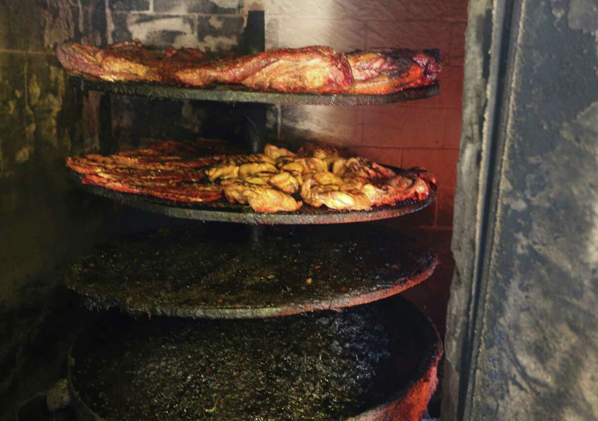 Seguin BBQ pit master to star on Food Network competition