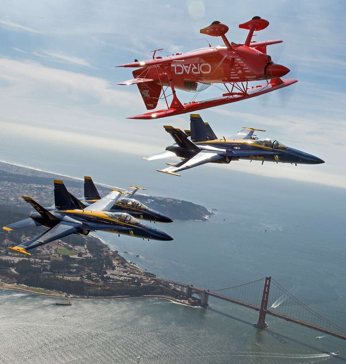 Thousands pack S.F. waterfront for Fleet Week’s ships and jets